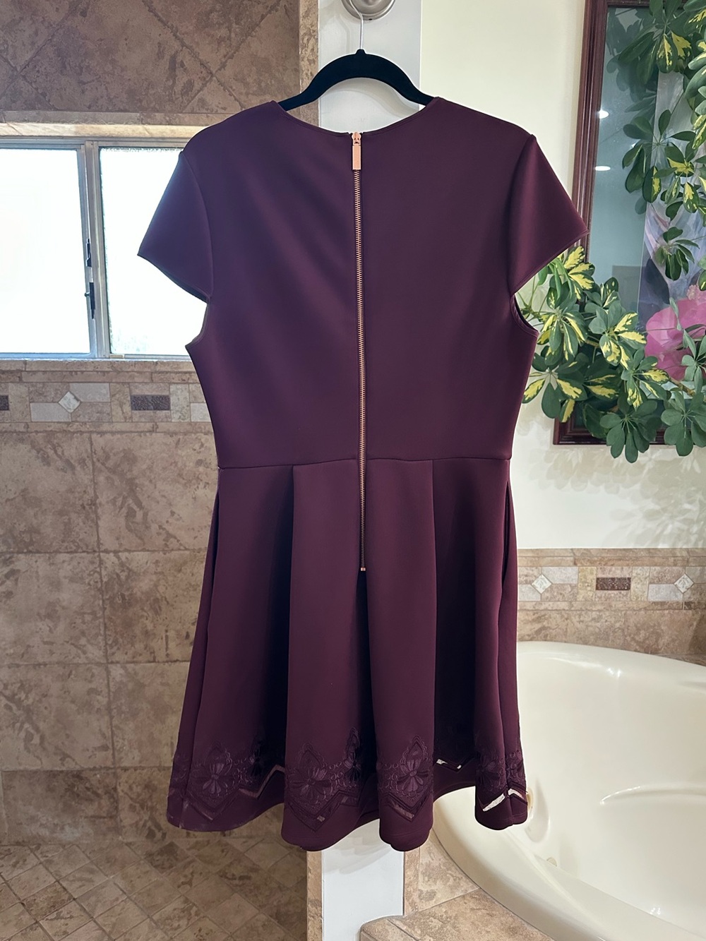 Ted Baker London Burgundy Dress w Floral Design and Sheer Cutouts Ted Sz 5 - Picture 6 of 13